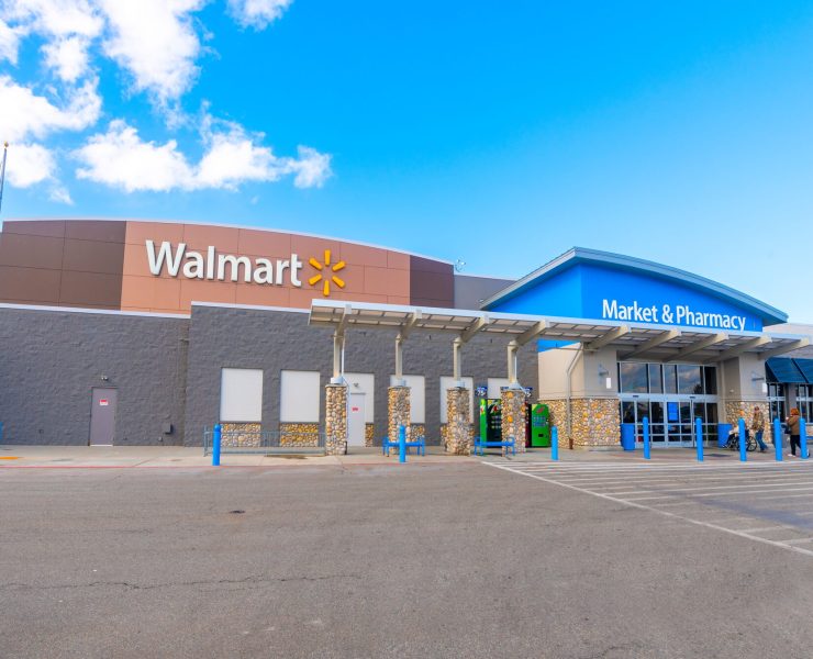 Walmart store exterior illustrating the retailer's expansion of employee healthcare benefits for 2027.